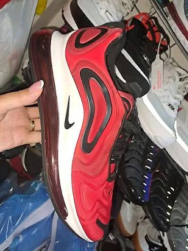 Patike: Nike Air Max 720 patike – crveno/crna boja - Model: Air Max 720 - — 1