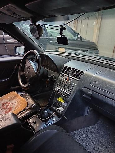 mercedes 210 ehtiyyat hissəsi: Mercedes-Benz 220: 2.2 l | 1995 il Sedan — 5