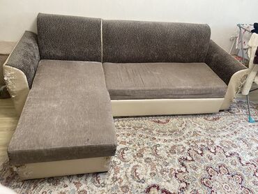 раздвижной двухместный диван: Диван-кровать, цвет - Бежевый, Б/у