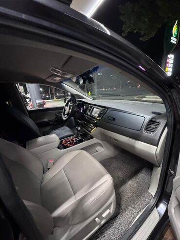 Kia: Kia Carnival: 2019 г., 2.2 л, Автомат, Дизель, Минивэн — 10