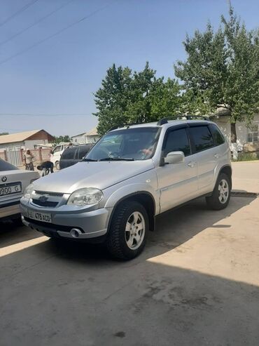 Chevrolet: Chevrolet Niva: 2011 г., 1.7 л, Механика, Бензин, Внедорожник