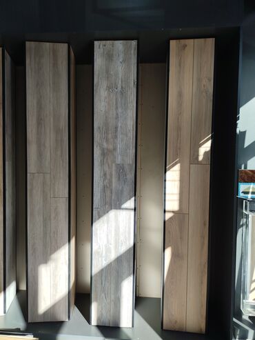 obsivka taxta: Ağac teksturalı döşəmə panelləri (laminat/parket tipli) – müxtəlif