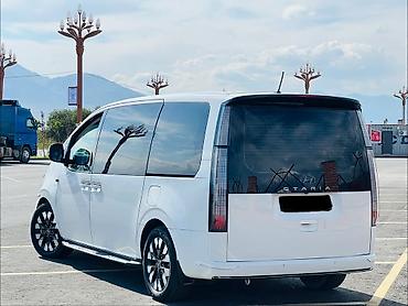 byd e2 2025: Hyundai Staria: 2021 г., 3.5 л, Автомат, Газ, Минивэн — 7