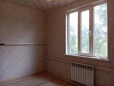 70 сом: Продаю дом Кант село Кировская (2 отделения). 5 комната душ 🚿 дом — 7