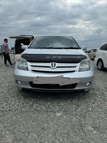 машина прадо: Toyota ist: 2003 г., 1.5 л, Автомат, Бензин, Хэтчбэк