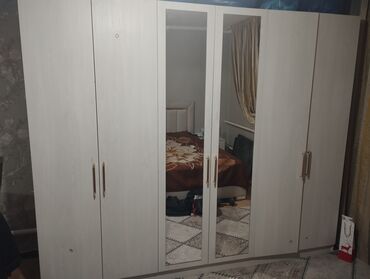 шкафтар колдонулган: Кийим салуучу шкаф, Колдонулган, Түз, ЛДСП