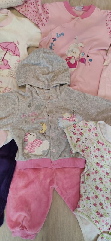 теплый пиджак: Продаются детские вещи на девочку 3-9 месяца. В комплект входят теплый