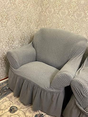 Комплекты мягкой мебели: Советский двухместный диван с двумя креслами, состояние хорошее, нигде — 9