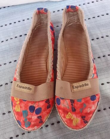 Espadrile: Espadrile, 37