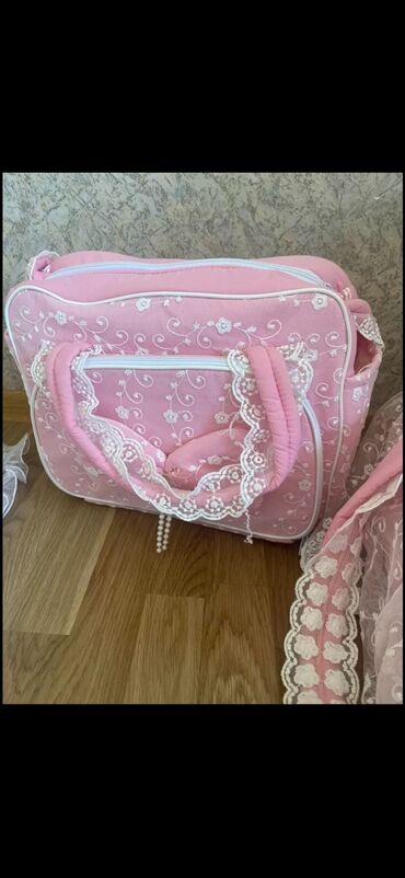 Örtüklər: Xestexana çıxışı belek, çanta, sebet. Tezedir. Ağ rəngdə körpə — 1