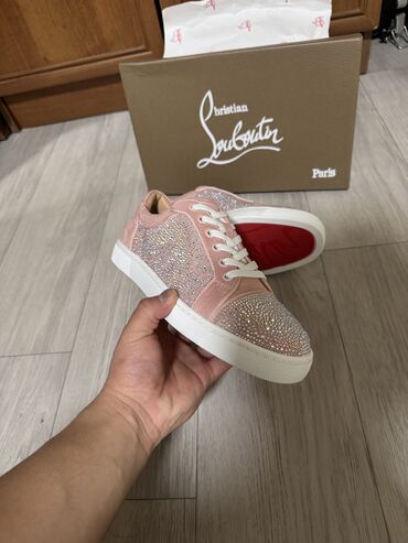 Мокасины и лоферы: Продам кеды Christian Louboutin 🔥 Стильные и эксклюзивные кеды