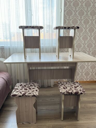 стол журнальный: Комплект стол и стулья Кухонный
