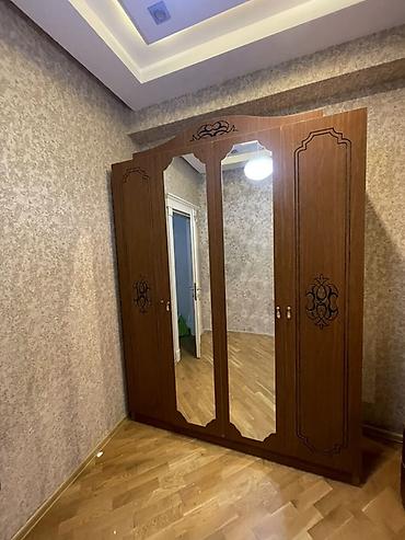 Yataq otağı mebel dəsti - 4 qapılı şkaf: iki mərkəz qapıda tam ölçülü