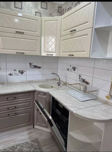 улан 2 квартира: Продается 2 комнатная квартира!!! площадь:70м2 не угловая,со