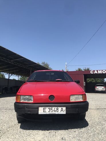 стекло volkswagen: Volkswagen Passat: 1991 г., 1.8 л, Механика, Бензин, Универсал