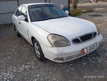 Daewoo: Daewoo Nubira: 2001 г., 1.5 л, Автомат, Бензин, Седан