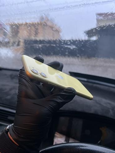 Apple iPhone: IPhone 11, Б/у, 64 ГБ, Желтый, 78 % — 12