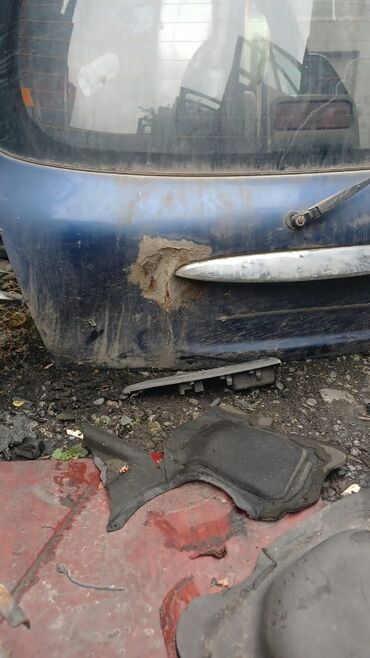 сирион: Багажник капкагы Daihatsu 2000 г., Колдонулган, түсү - Көк,Оригинал
