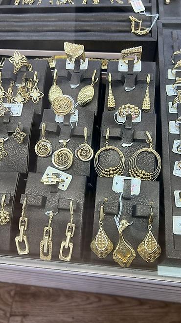 Zərgərlik dəstləri: Dəstə daxildir: Üzük, Sırğa, Bilərzik, Sarı qızıl, 585 Əyar — 3