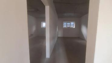 Продажа помещений свободного назначения: Продаю коммерческое цокольное помещение 3х комнатную 68кв.м на первой — 4