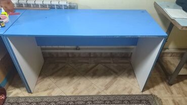 кресло для зала: Продам все в хорошем состоянии Стулья 6шт Столы (парта) 6шт