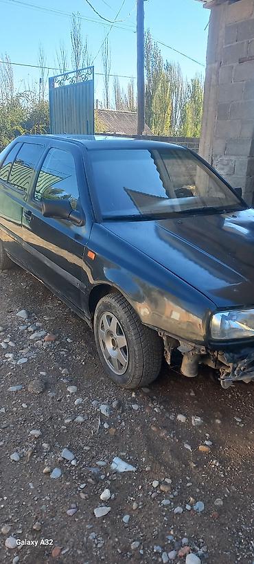 Продажа авто: Volkswagen Vento: 1995 г., 1.8 л, Механика, Бензин, Седан — 2