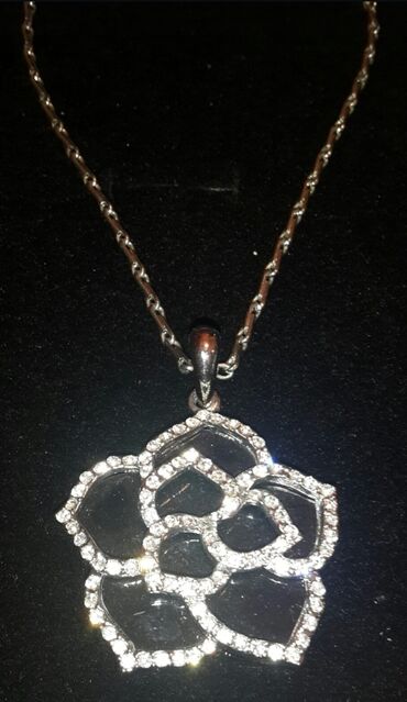 Tar: Tebii dawlar xolsidon 55 manat ve bijuterialar — 5