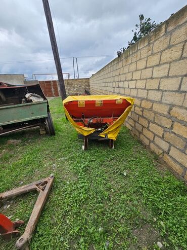 Traktorlar: Belarus MTZ traktoru - Güclü ön və arxa təkərli, tam ölçülü kabinəli — 14