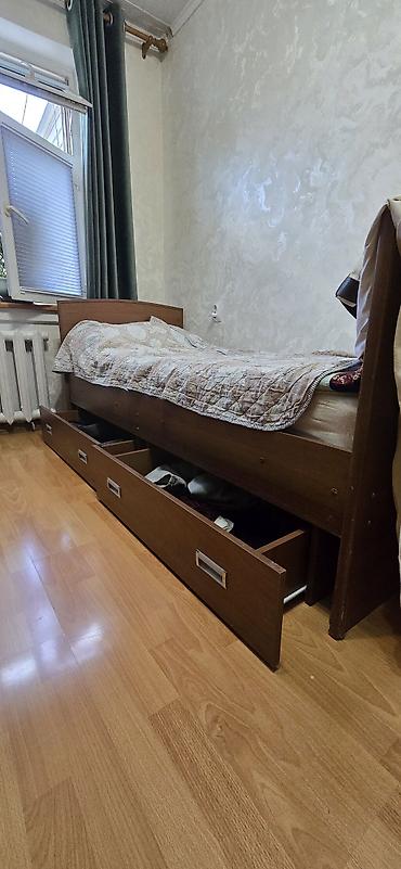 Керебеттер: Бир кишилик керебет, Колдонулган, Сактоо кутусу менен, узуну - 190 см — 2