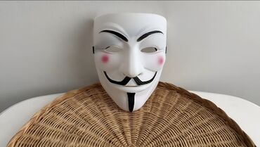 Карнавальные костюмы: Маска Гая Фокса (анонимус), белая Маска доступна в белом, серебристом — 6