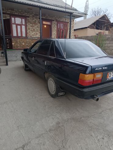 Транспорт: Audi 100: 1988 г., 1.8 л, Механика, Бензин, Седан