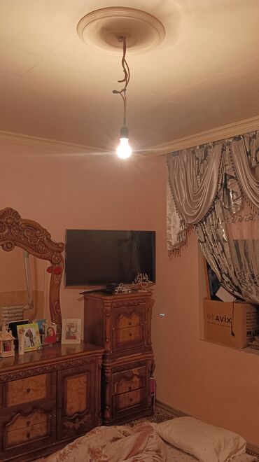 Anbar və emalatxanalar: Kohne Corat merkezden 100 addım aralıda 4 otaqlı ev satılır hec bir -da lalafo.az — 11 Anbar və emalatxanalar: Kohne Corat merkezden 100 addım aralıda 4 otaqlı ev satılır hec bir — 11