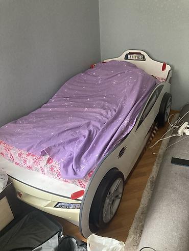 matras satilir: Çilek, bazalı Uşaq çarpayısı – avtomobil dizaynlı model - Korpus: ağ — 2