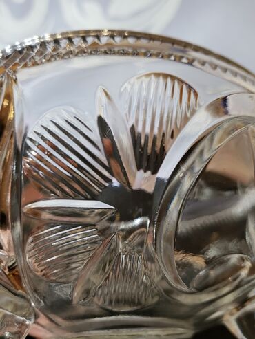 Činije: Cinija kristal na tri stopa 1960g+. Cinija bez ostecenja,sve na njoj na lalafo.rs — 10 Činije: Cinija kristal na tri stopa 1960g+. Cinija bez ostecenja,sve na njoj — 10