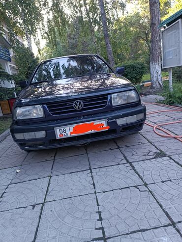 фольксваген авто: Volkswagen Vento: 1995 г., 1.8 л, Механика, Газ, Седан