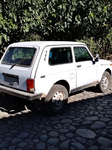 niva urban: VAZ (LADA) 4x4 Niva: 1.7 l | 2005 il Sedan