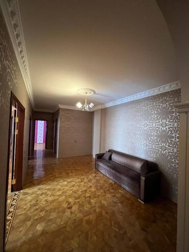 Uzunmüddətli kirayə mənzillər: Azadlıq metrosu yaxınlığında Zirvə şadlıq sarayıynan üzbəüz 20 — 4