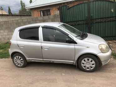 mazda demio автомобил: Toyota Yaris: 1999 г., 1 л, Механика, Бензин, Хэтчбэк
