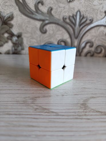 настольные: Кубик Рубик 2x2 в отличном состоянии