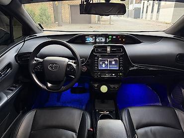 215 50 17: Toyota Prius: 2019 г., 1.8 л, Автомат, Гибрид, Седан — 10