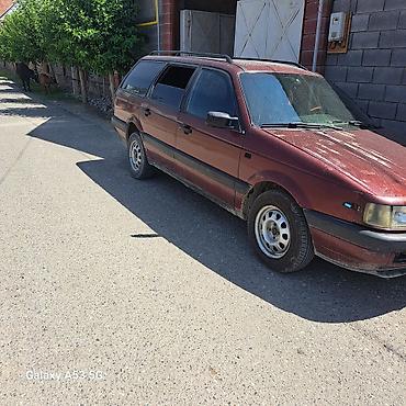 Volkswagen Passat: 1992 г., 1.8 л, Механика, Бензин, Универсал