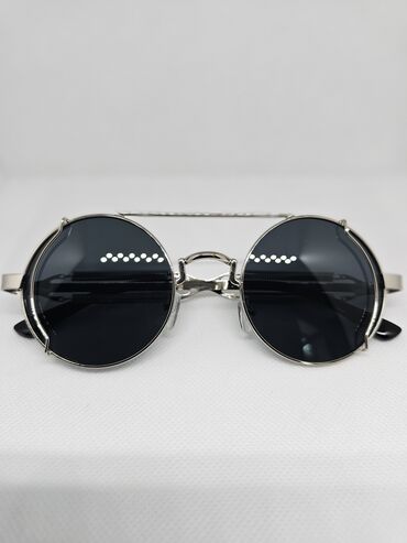 Eynəklər: 😎"Retro pank" stilində qeyri adi dizaynlı günəş eynəyi. ✅️Linzalar