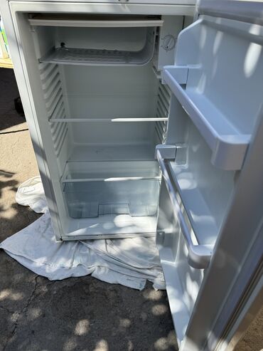 Холодильники: Холодильник Avest, Б/у, Однокамерный, De frost (капельный), 40 * 80 * 34