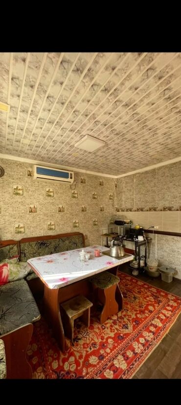 сдам частный дом без хозяина в бишкеке: 59 кв. м, 3 бөлмө, Унаа токтотуучу жай, Забор, тосулган