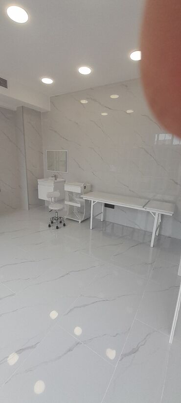 Digər kommersiya daşınmaz əmlakı: Qara Qarayev metrosu yaxınlığında Klinika icarəyə verilir./SATMAQ DA — 28