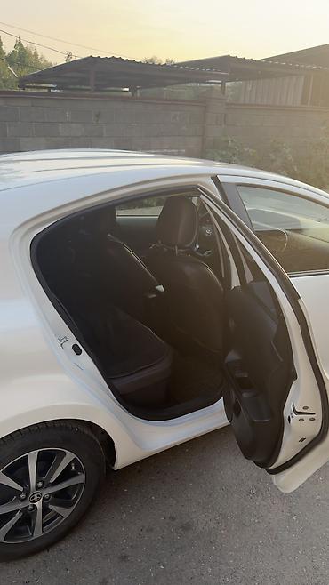 byd song plus dm: Toyota Prius C: 2019 г., 1.5 л, Вариатор, Гибрид, Хэтчбэк — 9