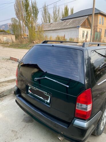 Mitsubishi: Mitsubishi Space Wagon: 1999 г., 2 л, Механика, Бензин, Универсал — 3