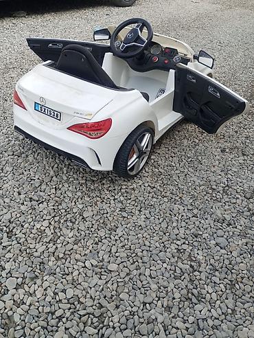 Uşaq üçün elektrik maşınları: Uşaq üçün elektrikli maşın – Mercedes-Benz AMG CLA45 stili — 4