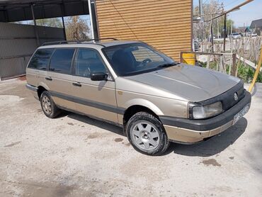 Volkswagen: Volkswagen Passat: 1988 г., 1.8 л, Механика, Бензин, Универсал
