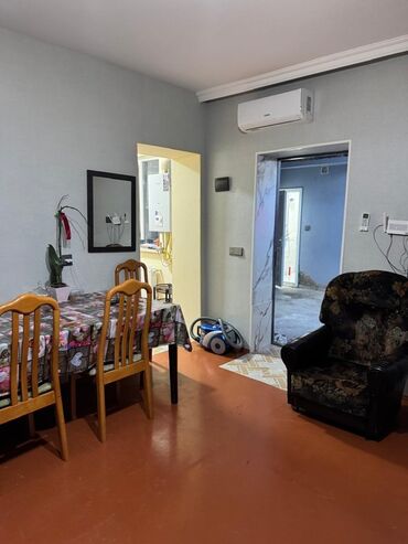 Uzunmüddətli kirayə mənzillər: Xanım ev yoldaşı axtarılır. Mənzil Bakıxanov qəsəbəsində mərkəzi yola — 9